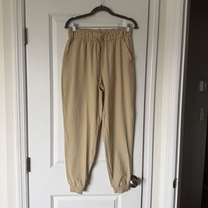 Lululemon Keep Moving Jogger in Trench